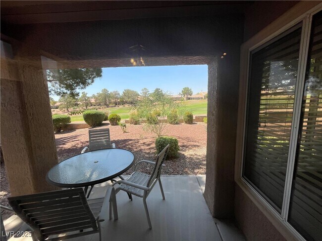 Building Photo - 9401 Villa Ridge Dr
