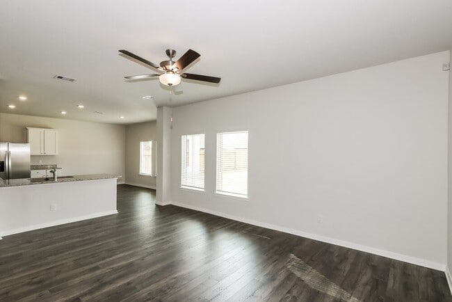 Building Photo - 457 Sunny Highlands Dr