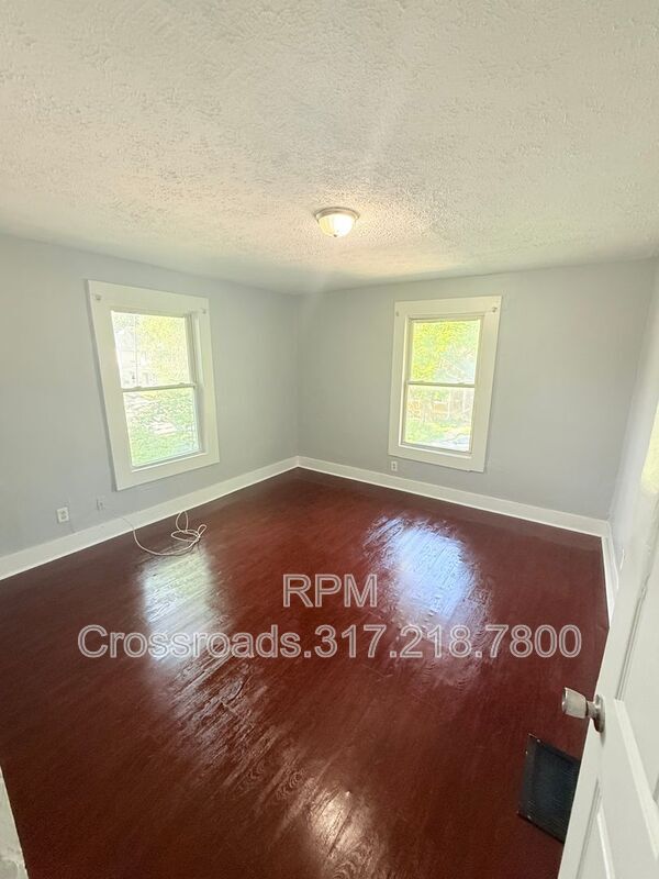 Building Photo - 3709 N Kenwood Ave