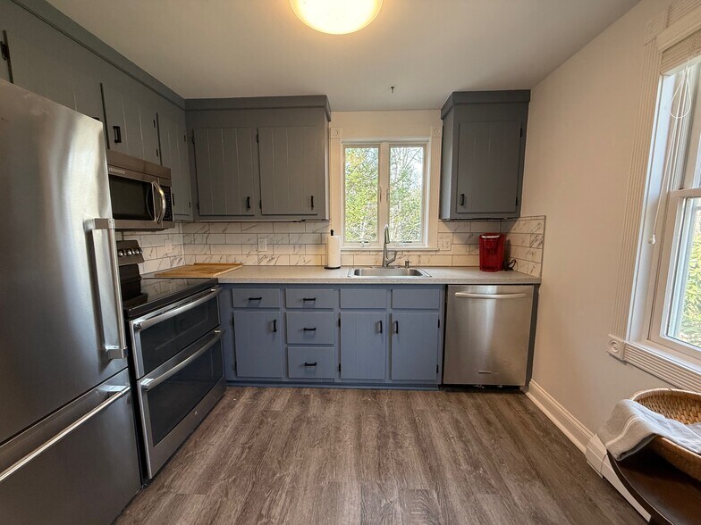 Building Photo - 85 Hokum Rock Rd