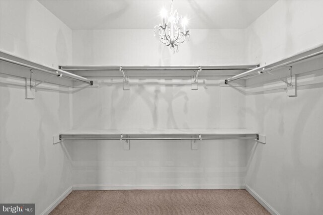 Building Photo - 5600 Willoughby Newton Dr