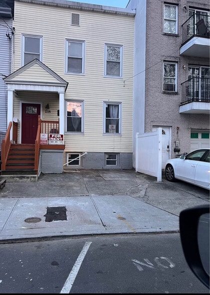 Parking - 218 Delaware Ave