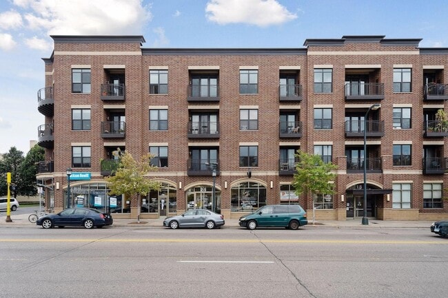 Building Photo - 15 E Franklin Ave