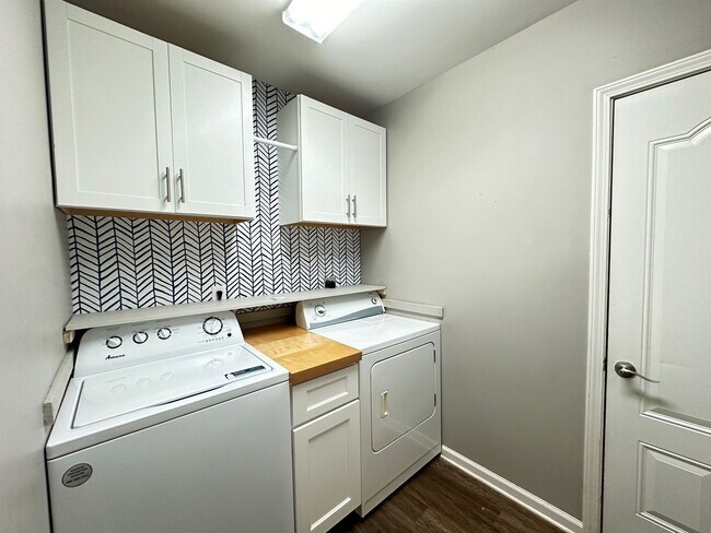 Building Photo - COMING SOON! Beautiful 3 Bed, 2.5 Bath Hom...
