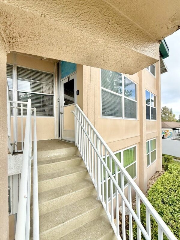 Building Photo - 445 32nd Ave N