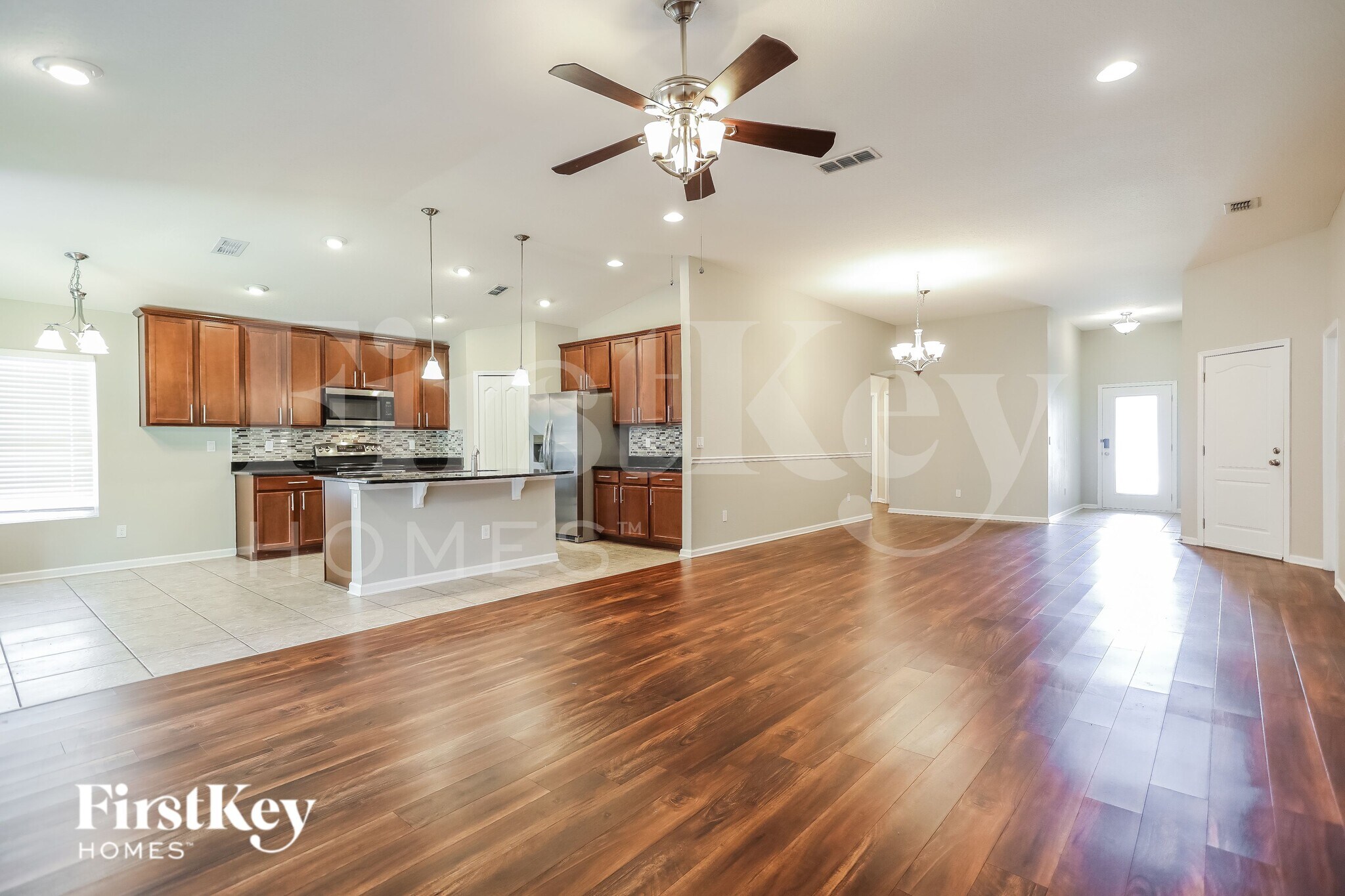 Building Photo - 344 Sunshine Dr