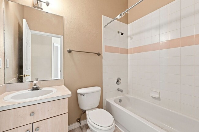 Building Photo - 7505 Wimpole Dr