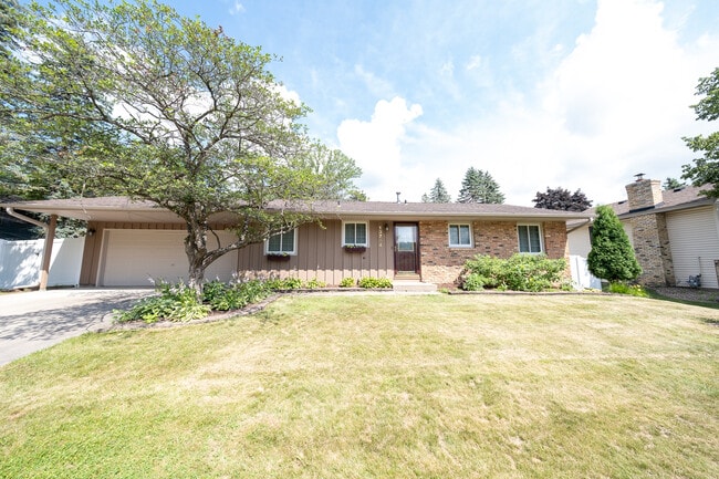 Primary Photo - 13784 Fairlawn Ave