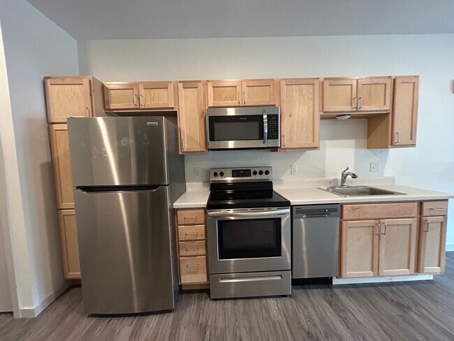 Building Photo - Studio Unit at Tiller+Main