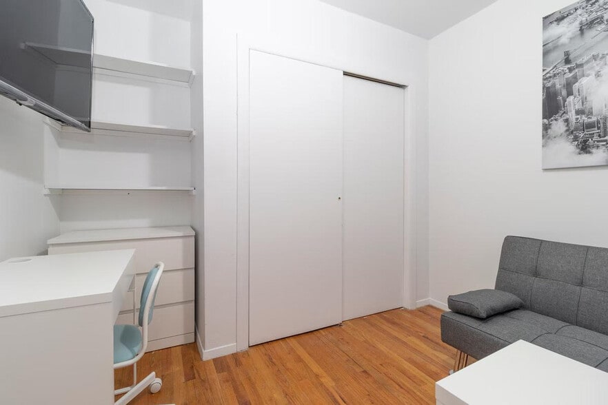 Building Photo - 1666 3rd Ave