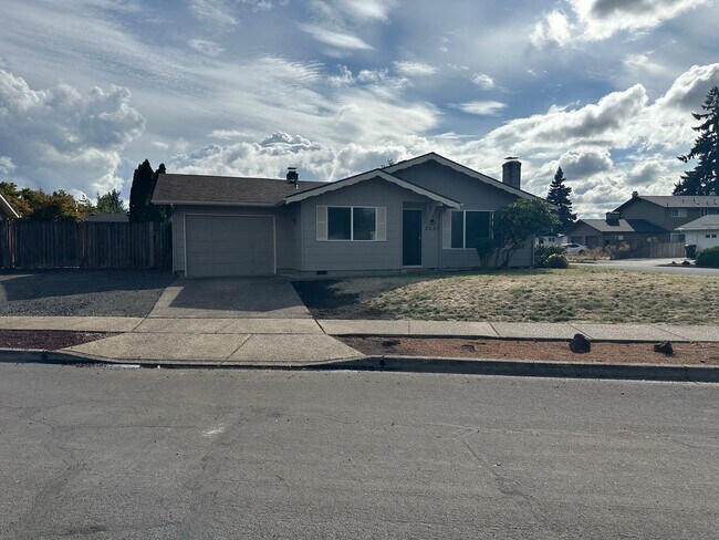 Primary Photo - Nice 2 bedroom 1 bath duplex in Springfield!