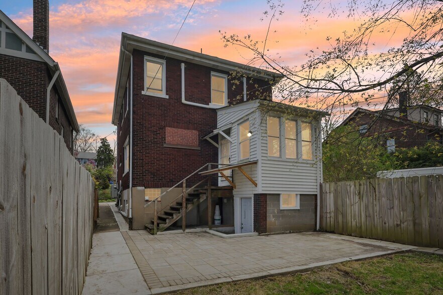 Building Photo - 3459 Beechwood Blvd
