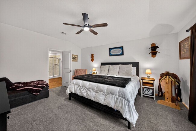 Building Photo - Energy-Efficient Applewood Home Near Lackland AFB - Realtor Commission: $500