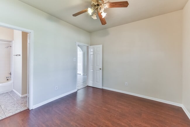 Building Photo - 8811 Earnestwood Dr