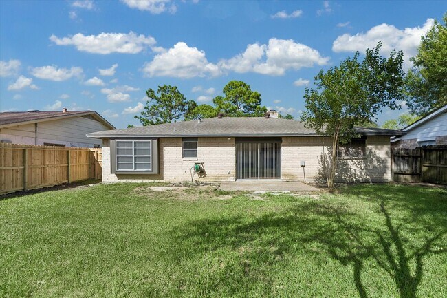 Building Photo - 17134 Barcelona Dr