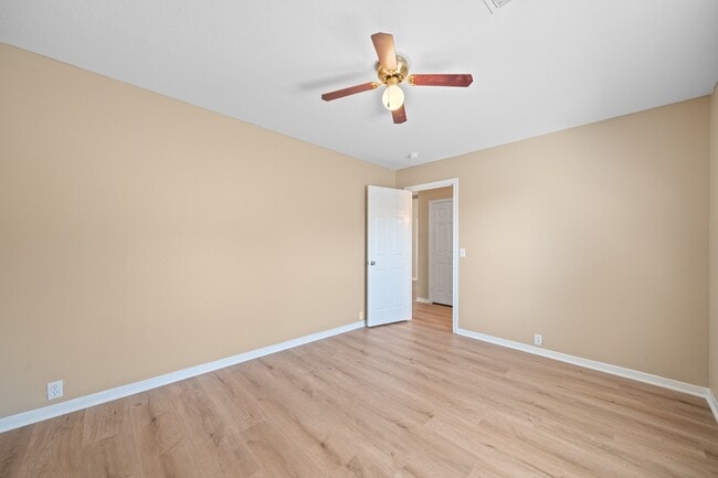 Building Photo - 10211 E Summit Canyon Dr