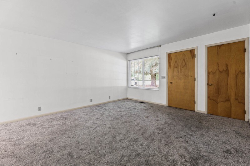 Building Photo - 881 4900 S