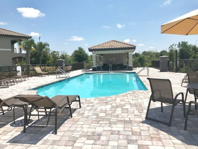 Building Photo - 2/2 MONTHLY RENTAL - GOLF/TENNIS CENTER - LAKEWOOD RANCH AVAILABLE FOR SPRING/ SUMMER!