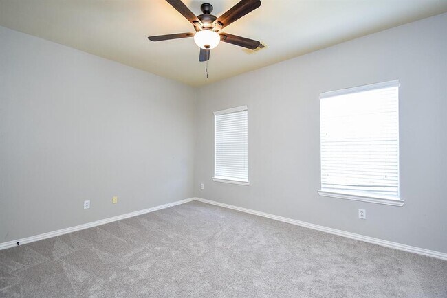 Building Photo - 5615 Winsome Ln