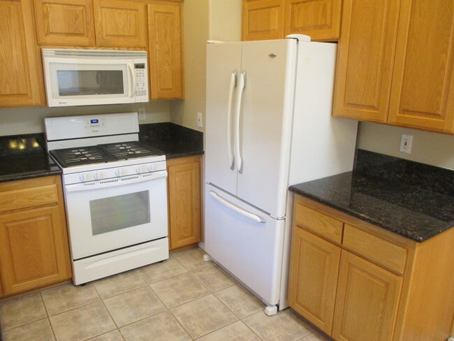 Building Photo - Three Bedroom Home in North Salem with Vaulted Ceiling and Skylight