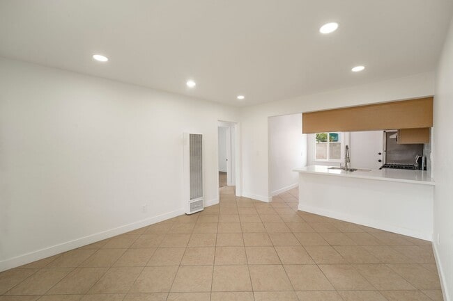 Building Photo - Brand New 2 Bed / 1 Bath Cottage w/ Private Garage & Yard! |Offering Two Weeks of Free Rent!|