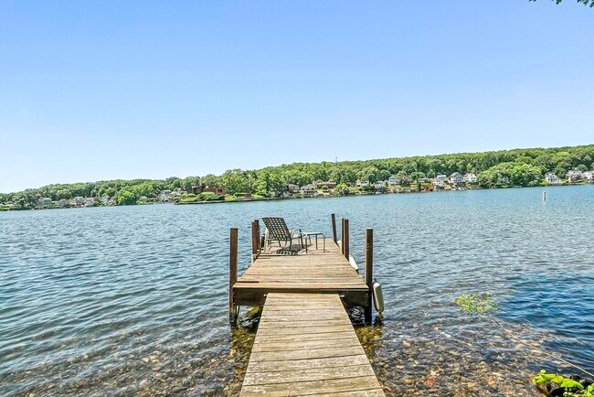Building Photo - 35 Canna Dr
