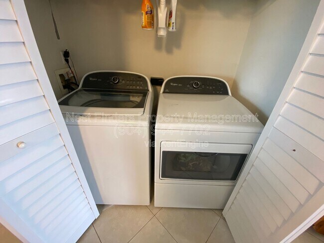 Building Photo - 1412 1st St N