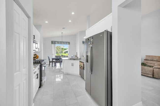 Building Photo - 309 NW Toscane Tr