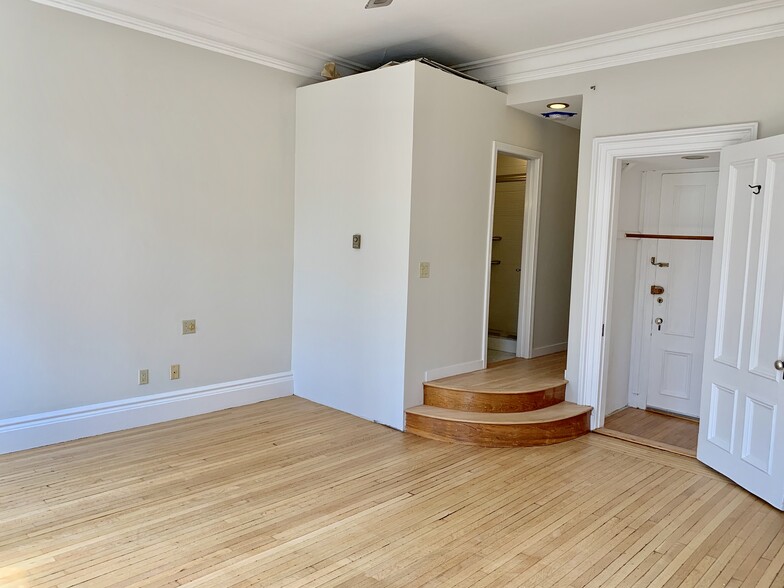Building Photo - 265 Beacon St