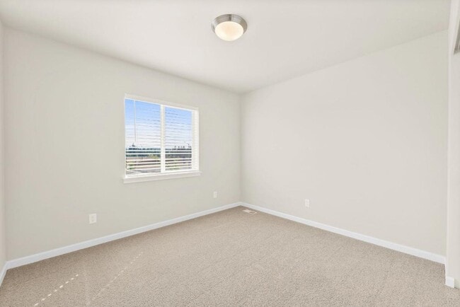 Building Photo - Modern Yelm Home Near JBLM | 3 Bed, 2.25 B...
