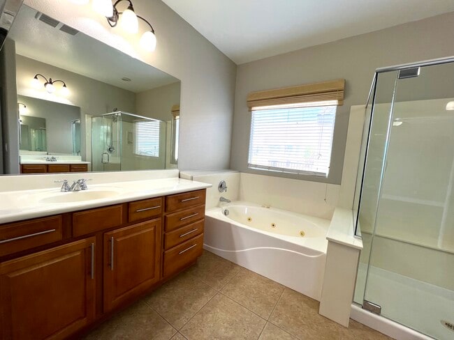 Building Photo - 12037 Contorno Vista Ct