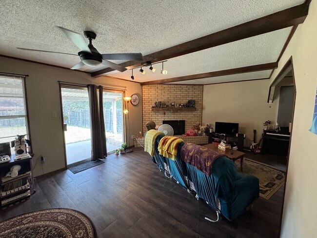 Building Photo - Corner Lot Home with Beautiful Trees