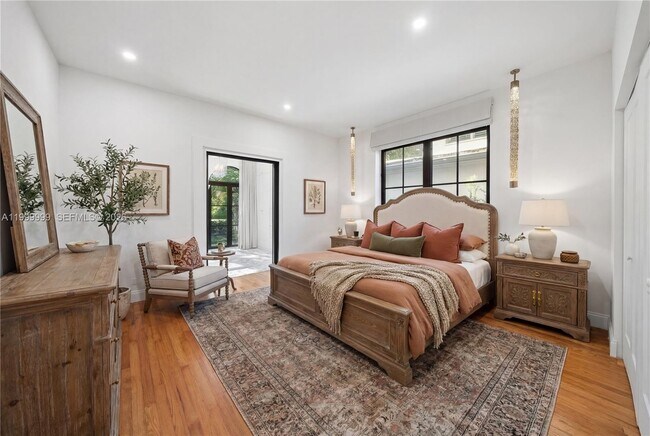 Building Photo - 415 Aledo Ave