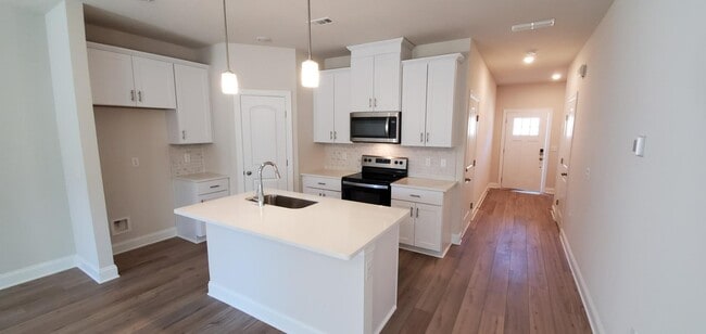 Building Photo - 1541 Olympic Ln