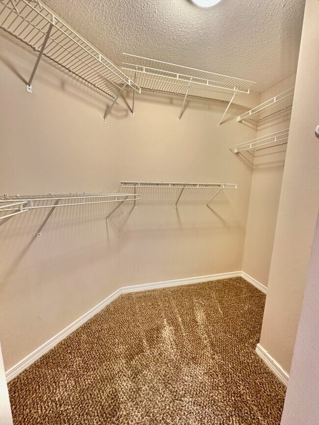 Building Photo - 4025 Lauren Ct