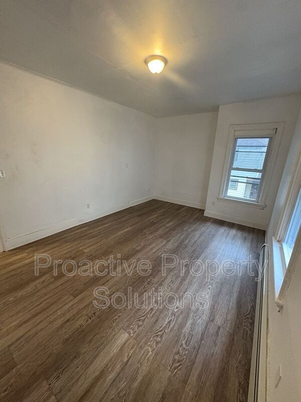 Building Photo - 415 S Main Ave