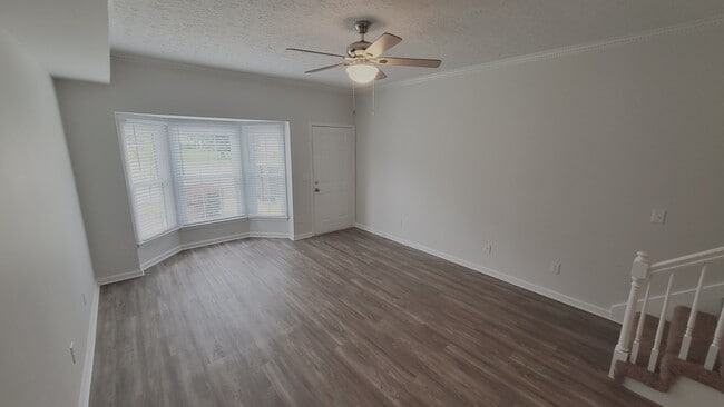 Building Photo - 301 Hickory Pl