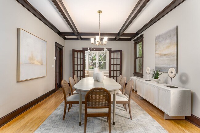 Building Photo - Charming Townhome | 5 Bed | 3.5 Bath | 3,300 Sf | Covered Front Porch & Large Fenced-In Backyard ...