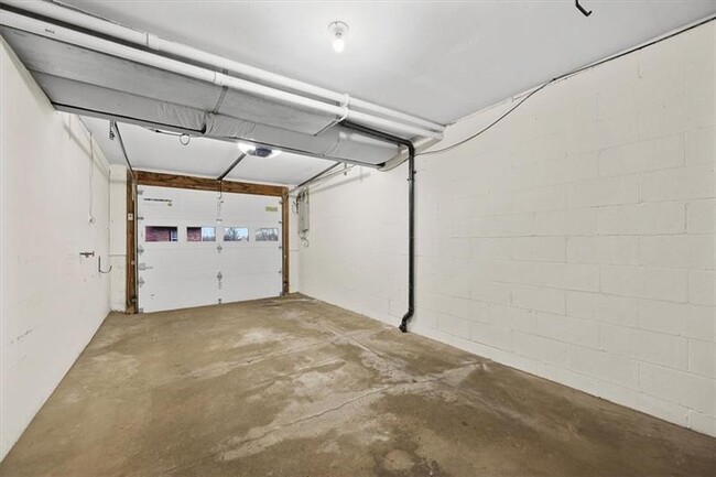 Building Photo - 1101 Timberglen Dr