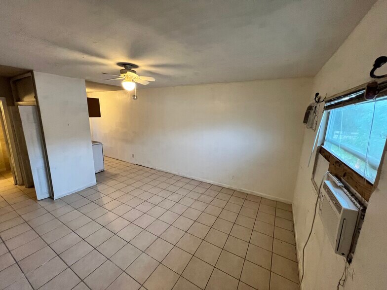 Building Photo - 3171 McSherry Dr