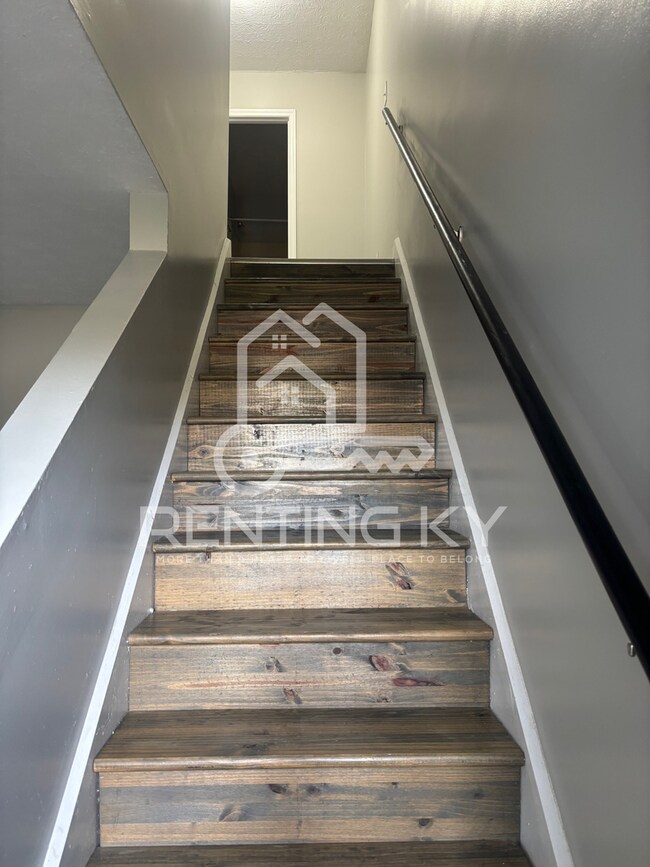 Building Photo - 2 Bedroom, 1.5 Bath Updated Townhome in the Heart of Nicholasville!