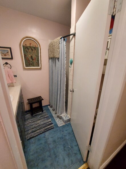 Building Photo - 1320 S Fleetwell Ave