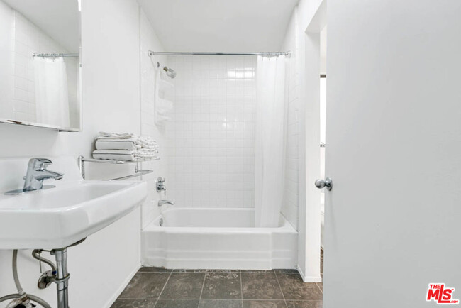 Building Photo - 30611 Las Estrellas Dr
