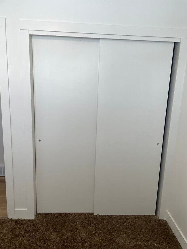 Building Photo - Spacious 3-bedroom 1.5 Bath Twin-Home with a Fenced Backyard