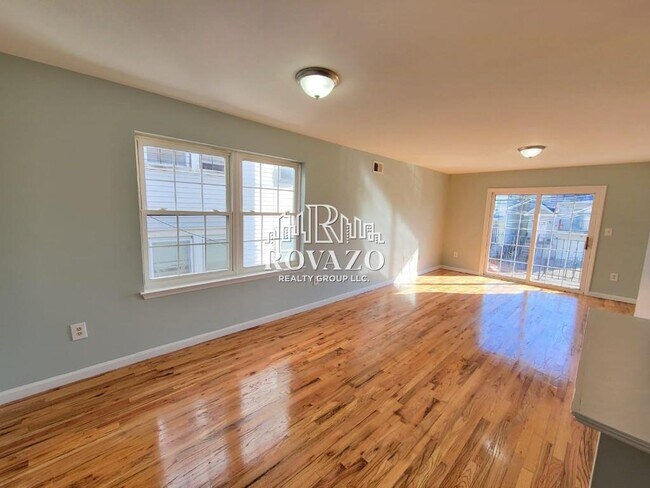 Building Photo - 921 Hunterdon St