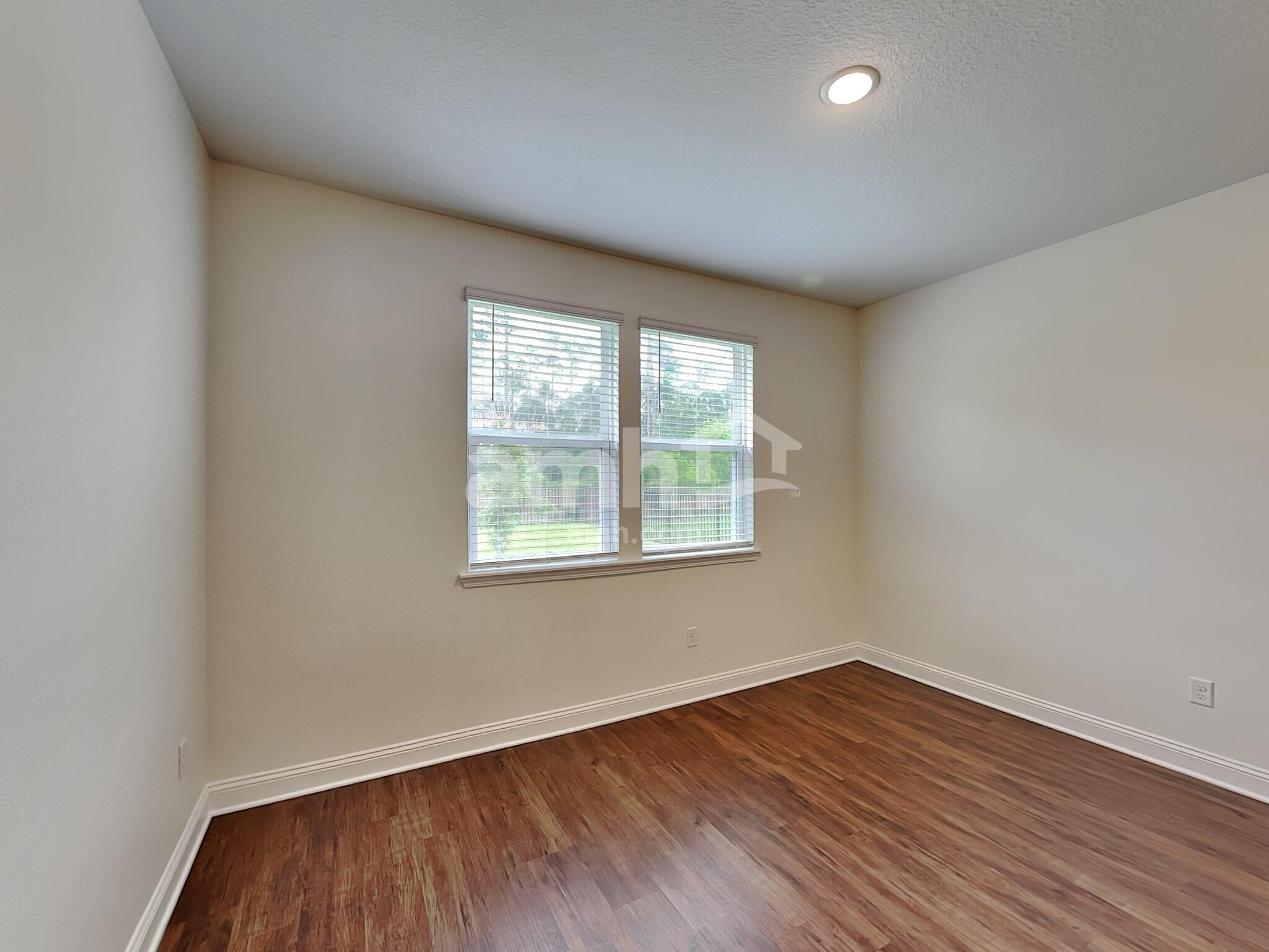 Building Photo - 329 Banyan Frst Dr