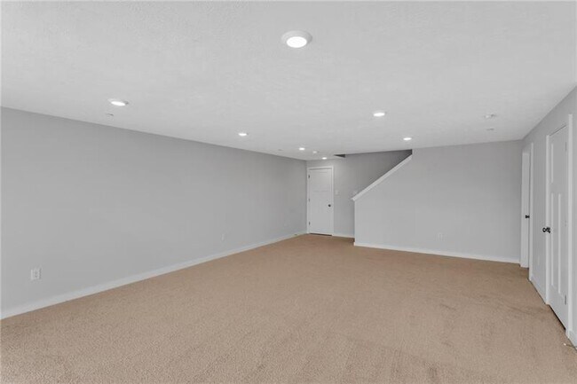 Building Photo - 130 Scotland Ln