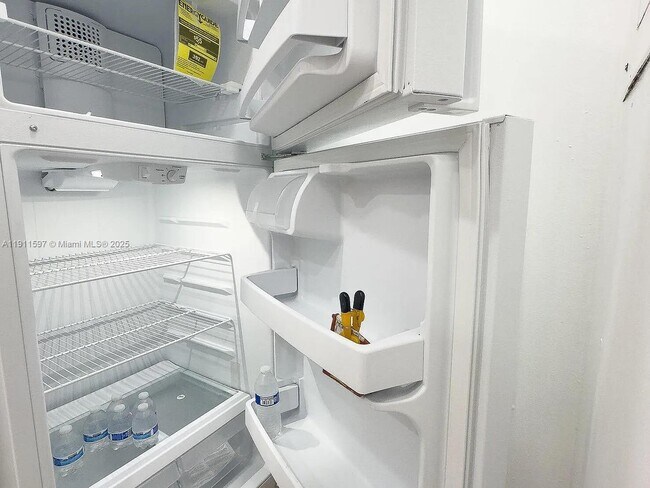 Building Photo - 1201 Lake Victoria Dr