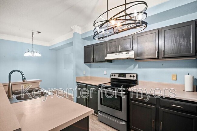 Building Photo - 11530 Villa Grand
