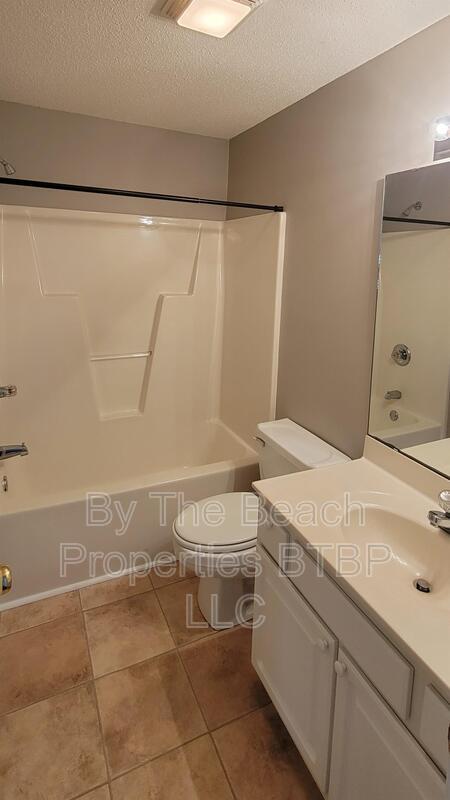 Building Photo - 2407 James St